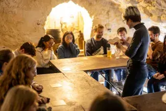 Étudiants jouant au Loup-garou